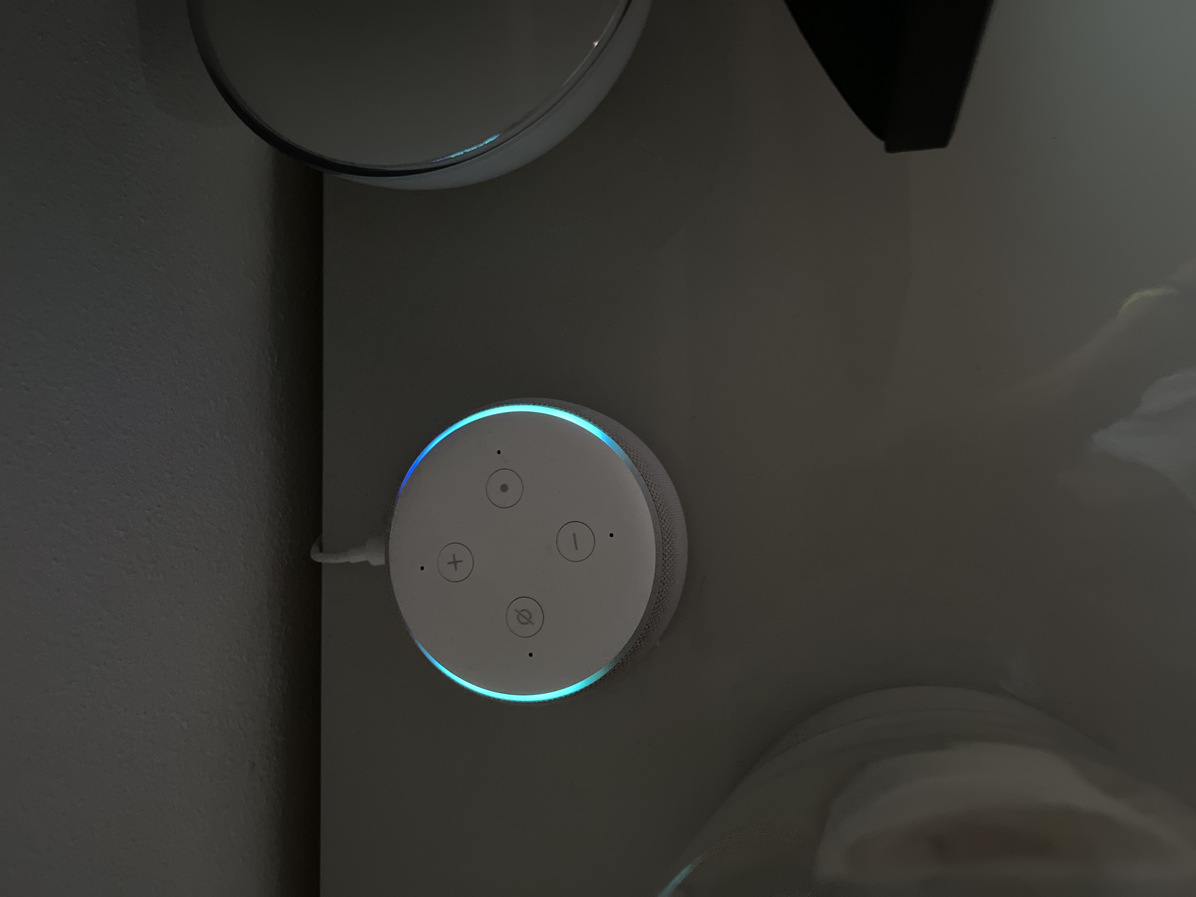 Luce azzurra sempre accesa.